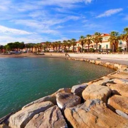 Appartamento 50 Mt Mare Con Parcheggio Riservato Riva Ligure Exterior photo